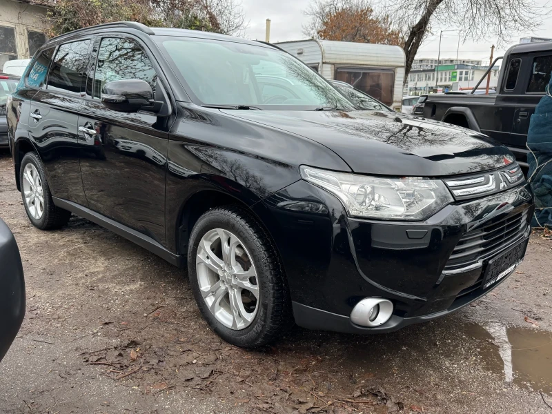 Mitsubishi Outlander 2.4i ! 4x4 ! Автоматик !, снимка 3 - Автомобили и джипове - 48210025