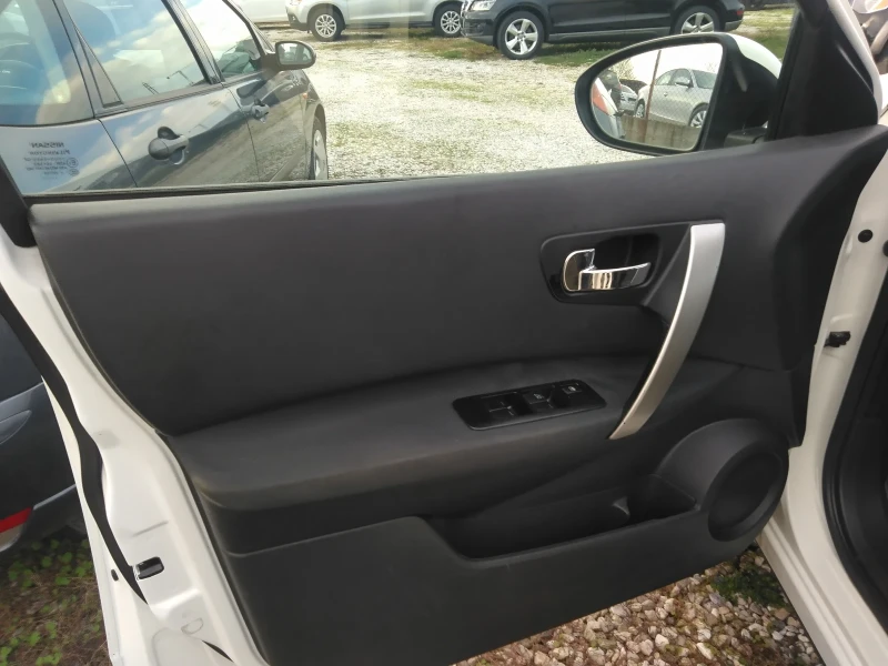 Nissan Qashqai 2.0 дизел 150 кон.сили, снимка 11 - Автомобили и джипове - 52392319