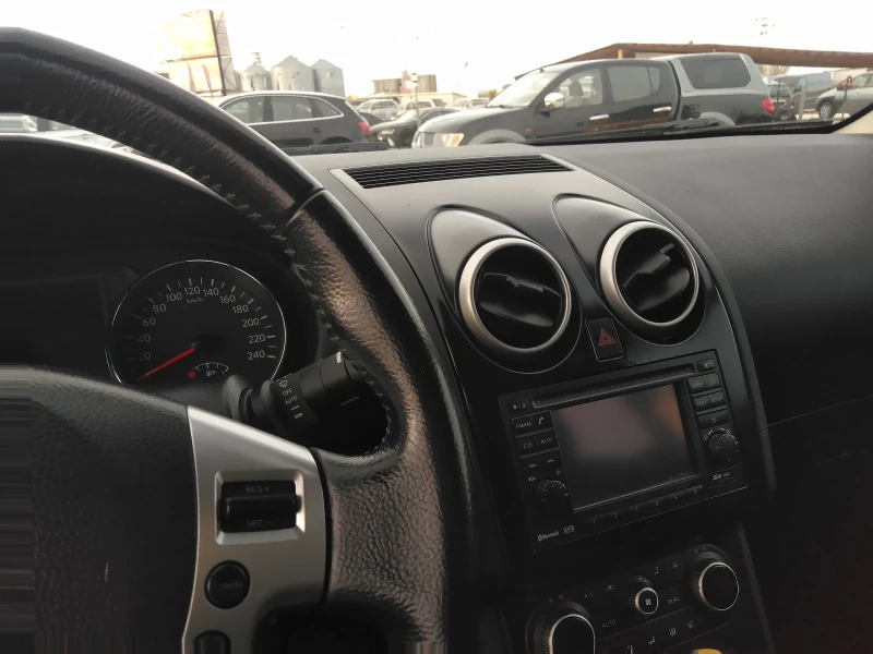 Nissan Qashqai 2.0 дизел 150 кон.сили, снимка 9 - Автомобили и джипове - 52392319
