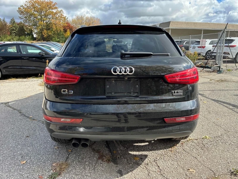 Audi Q3 Komfort  CARFAX, снимка 4 - Автомобили и джипове - 52400864