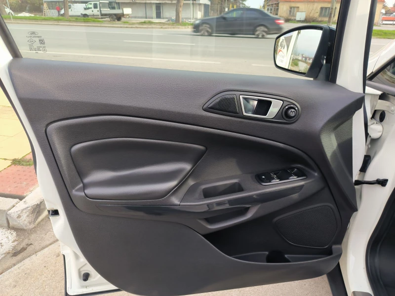 Ford EcoSport 1.0i-Navi-Kamera-Keyless-Euro-6B, снимка 12 - Автомобили и джипове - 52703623