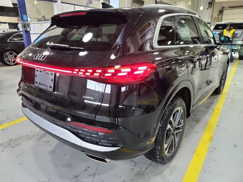 Audi Q5 2025 2.0 TFSI QUATTRO * БЕЗ ПЪРВОНАЧАЛНА ВНО, снимка 3 - Автомобили и джипове - 52812917