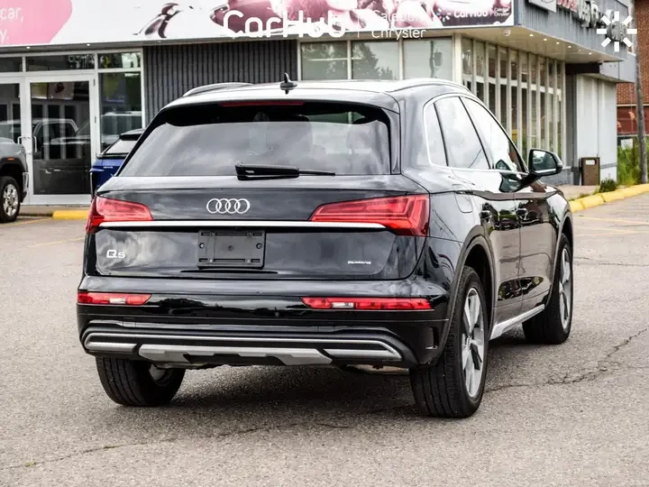 Audi Q5 Komfort * Quattro * Blind Spot* CARFAX, снимка 6 - Автомобили и джипове - 54812215