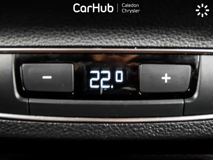 Audi Q5 Komfort * Quattro * Blind Spot* CARFAX, снимка 17 - Автомобили и джипове - 54812215