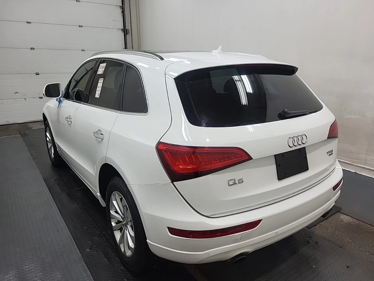 Audi Q5 * АВТО КРЕДИТ* ЦЕНА ДО БГ * Сервизна история *  - изображение 5