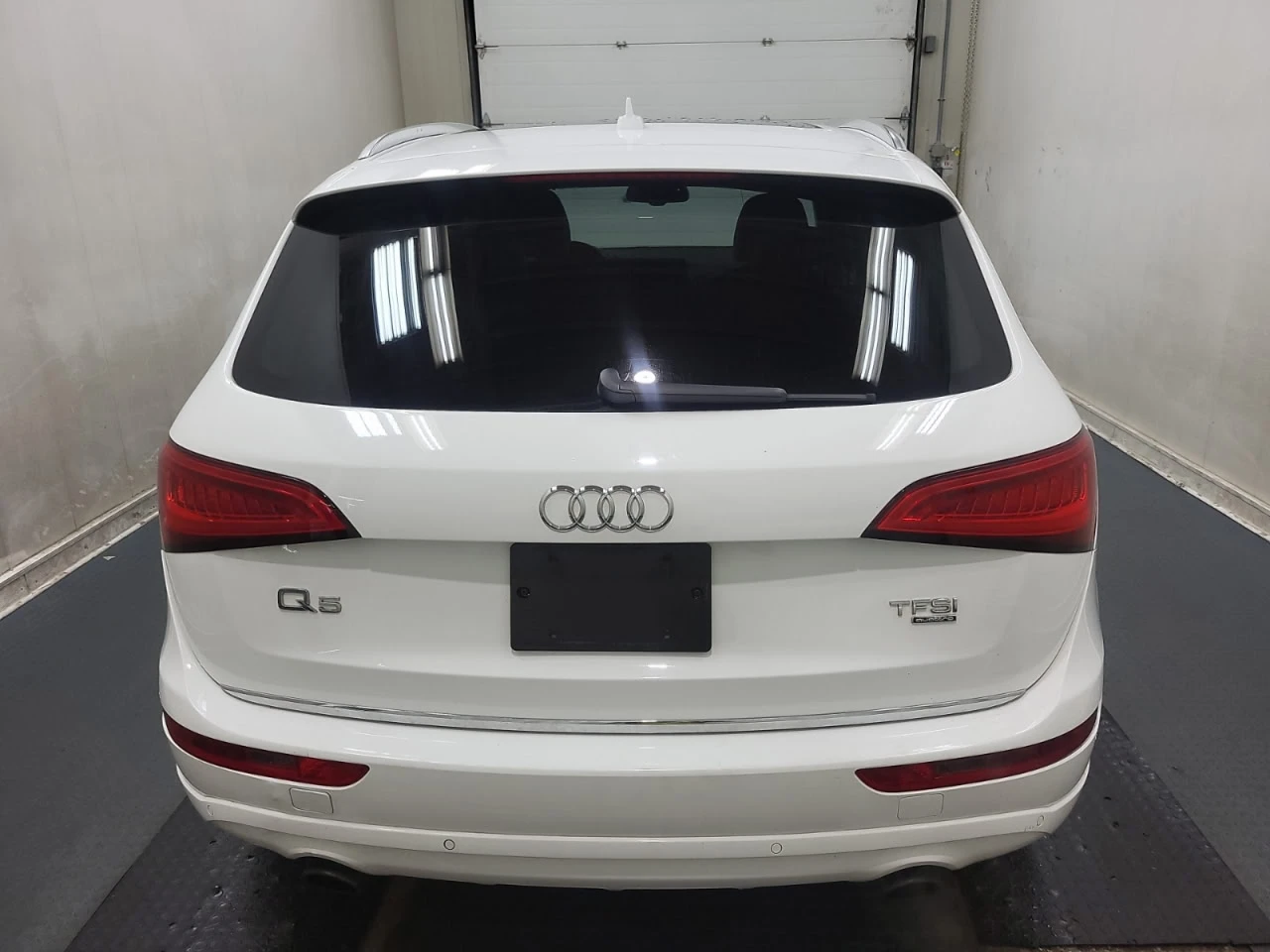 Audi Q5 * АВТО КРЕДИТ* ЦЕНА ДО БГ * Сервизна история *  - изображение 6