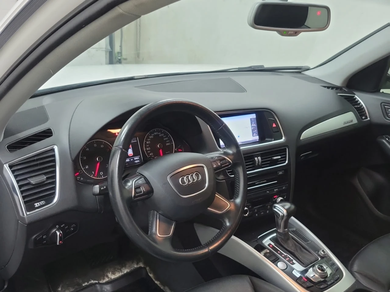 Audi Q5 * АВТО КРЕДИТ* ЦЕНА ДО БГ * Сервизна история *  - изображение 9