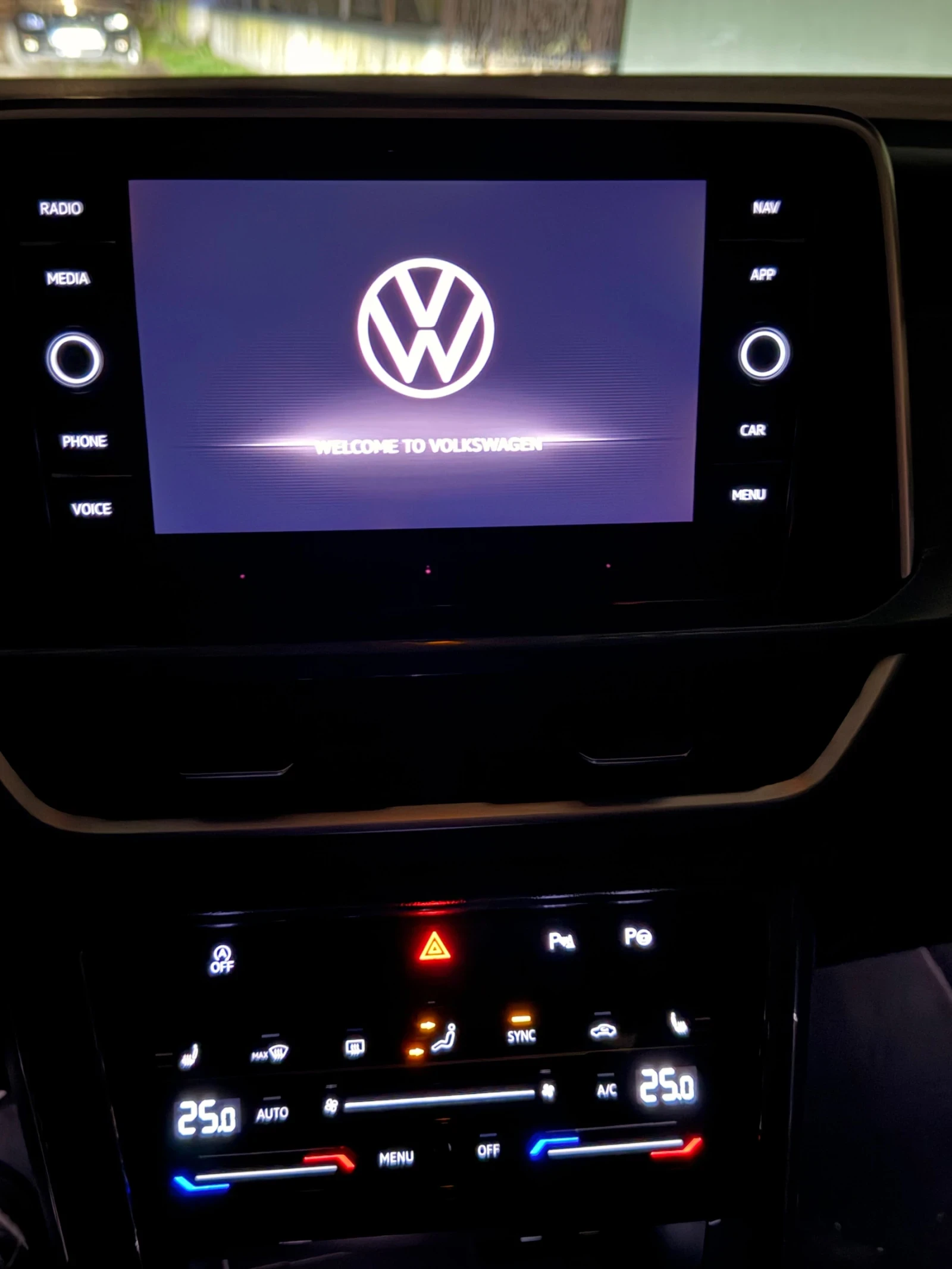 VW T-Roc  2.0 TDI SCR 4Motion DSG | Mobile.bg � ����������� 14