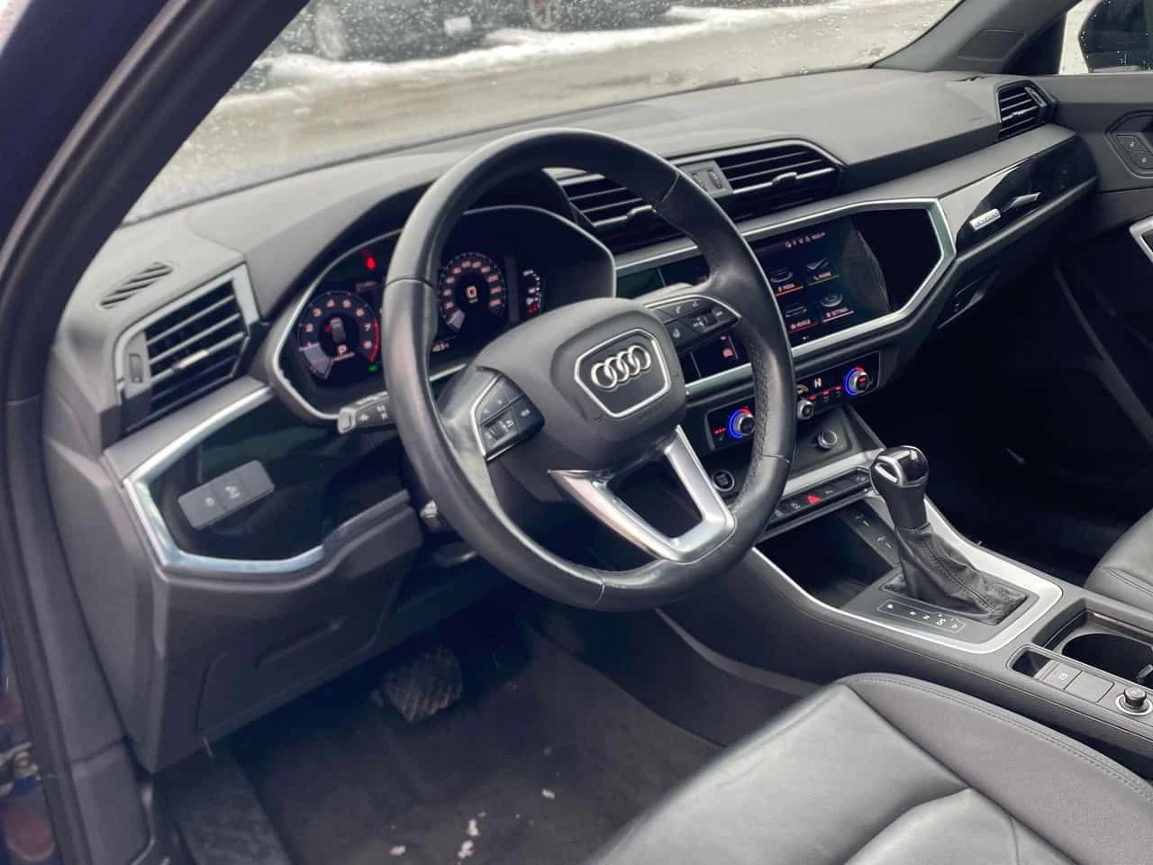 Audi Q3 * 45 TFSI quattro * CARFAX * ����* DIGITAL | Mobile.bg � ����������� 5