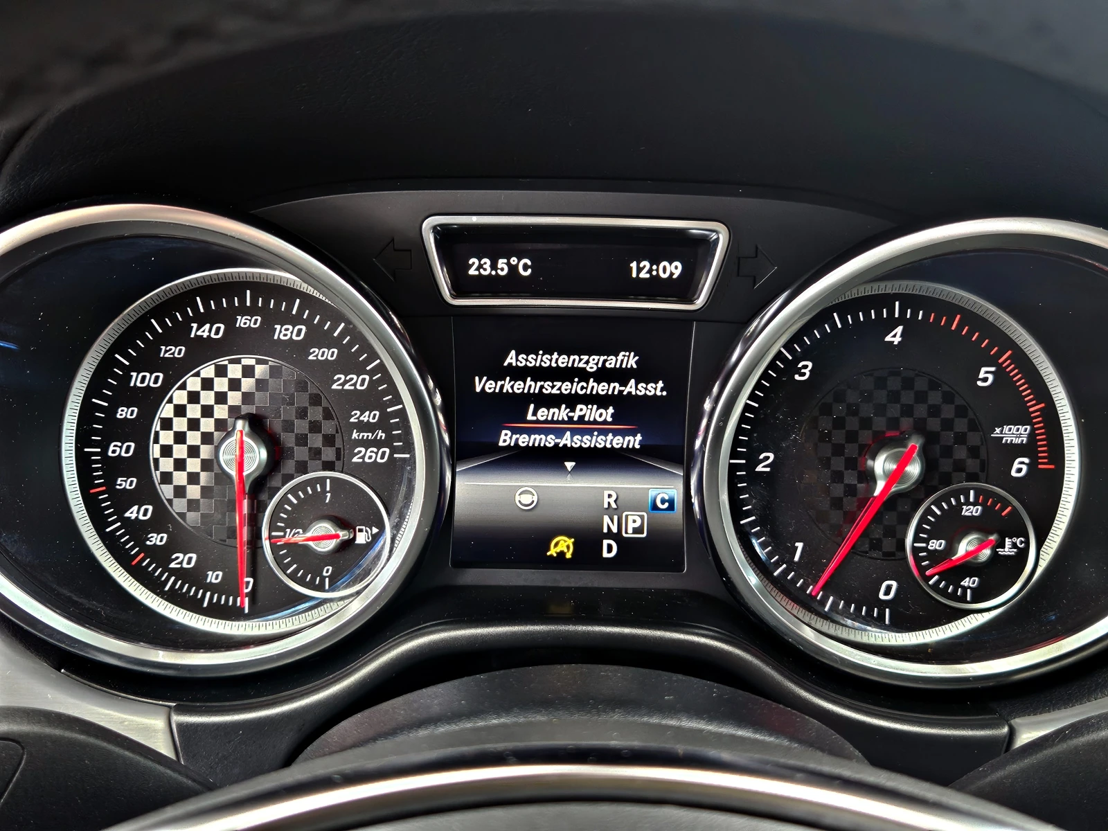 Mercedes-Benz GLE 350 AMG/COUPE/DISTRONIC/CAMERA/CAR PLAY/AIRMATIC/LIZIN, снимка 10 - Автомобили и джипове - 54530845