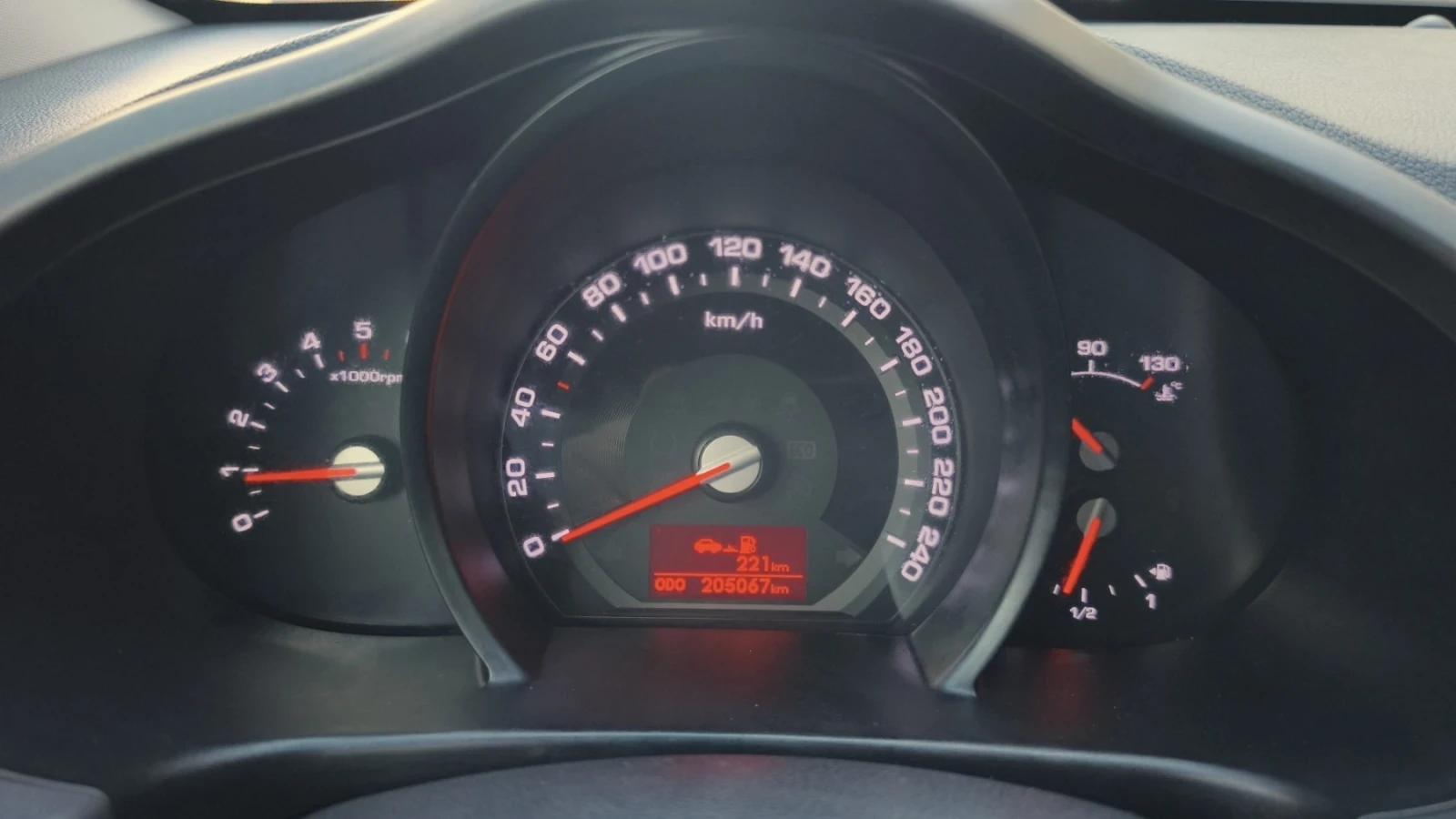Kia Sportage 1.7CRDI Навигация Сервизна история, снимка 9 - Автомобили и джипове - 54932958