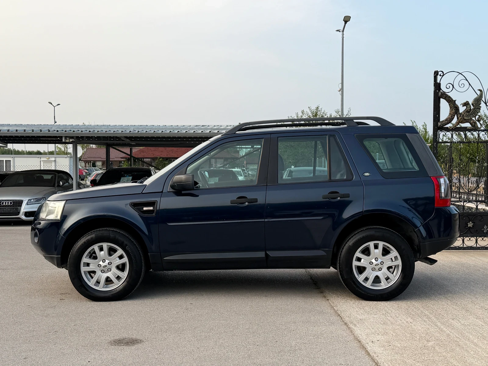 Land Rover Freelander 2.2TD4 АВТОМАТ ИТАЛИЯ, снимка 2 - Автомобили и джипове - 55946800