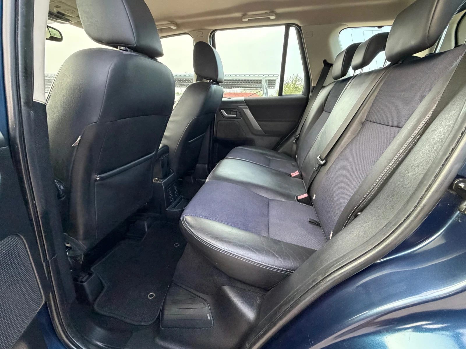 Land Rover Freelander 2.2TD4 АВТОМАТ ИТАЛИЯ, снимка 7 - Автомобили и джипове - 55946800
