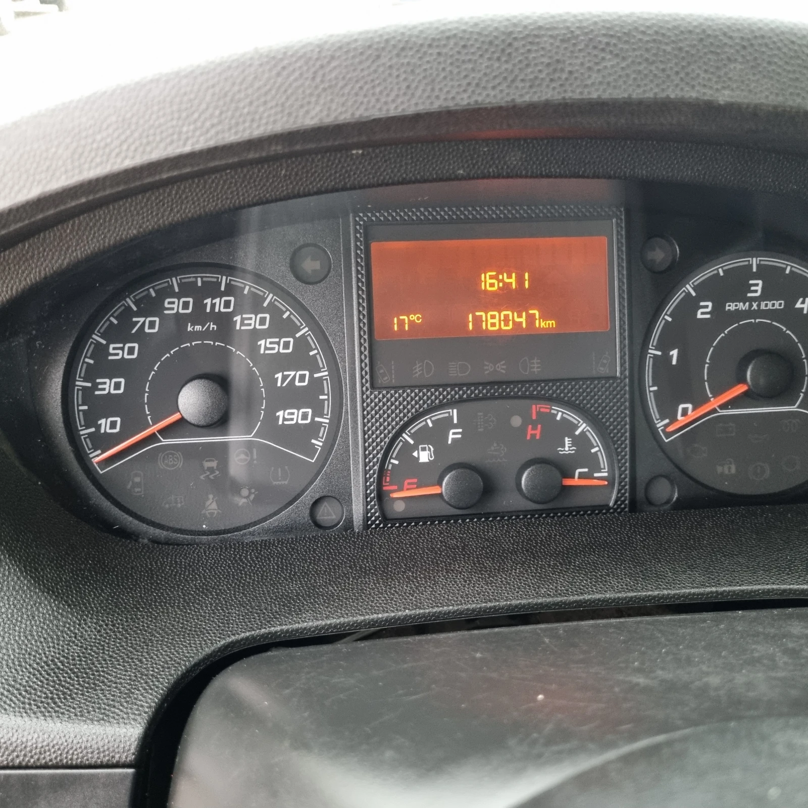 Peugeot Boxer   3.33 | Mobile.bg   14