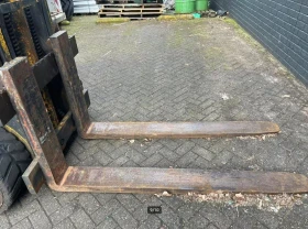 Мотокар Hyster  A24 вдига 7.5т перкинс мотор , снимка 9