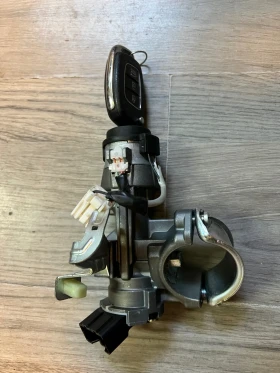 Контактен ключ Патрон с ключ и клеморед HYUNDAI I 10 2015