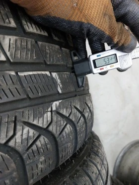 Гуми Зимни 245/40R19, снимка 5 - Гуми и джанти - 44494495