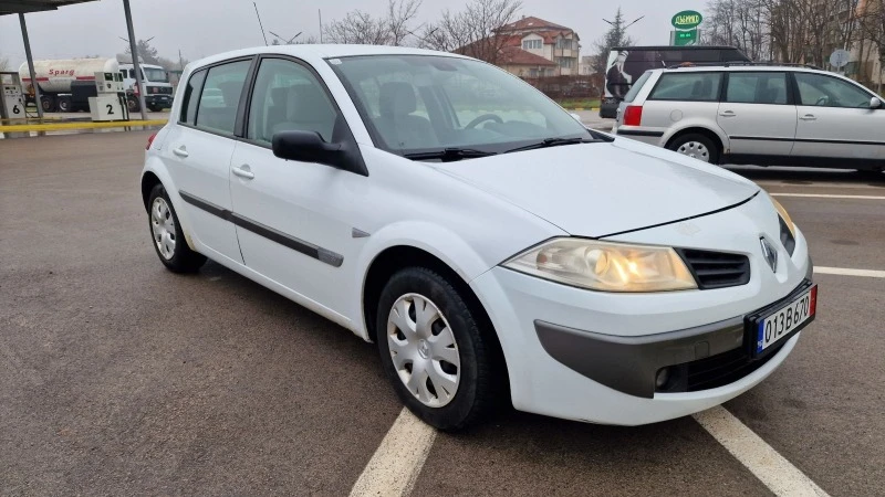 Renault Megane 1.4i facelift, снимка 1 - Автомобили и джипове - 44683225