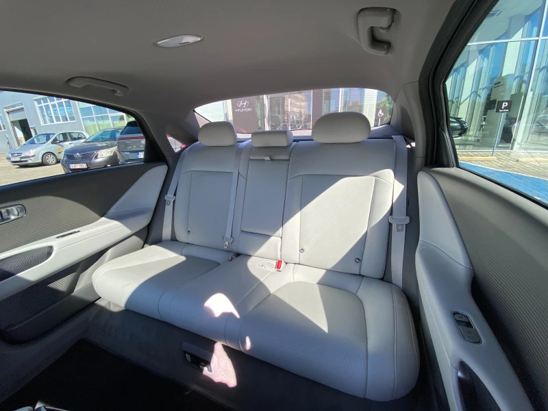 Hyundai Ioniq 6 IONIQ 6 77.4 кВтч HTRAC 4x4 Premium + Sunroof, снимка 14 - Автомобили и джипове - 46858401