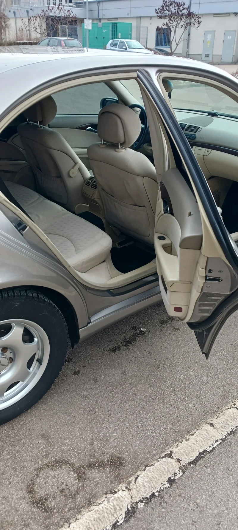 Mercedes-Benz E 200 E 200, снимка 7 - Автомобили и джипове - 48780886