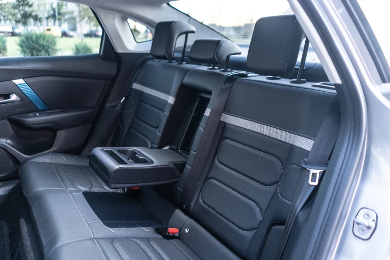 Citroen C4X E, снимка 10 - Автомобили и джипове - 52256578