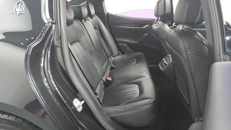 Maserati Ghibli 3.0, снимка 12 - Автомобили и джипове - 52447857
