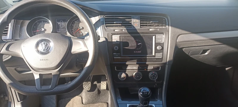 VW Golf, снимка 11 - Автомобили и джипове - 52791527