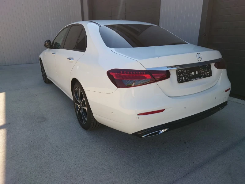 Mercedes-Benz E 220, снимка 5 - Автомобили и джипове - 52818196