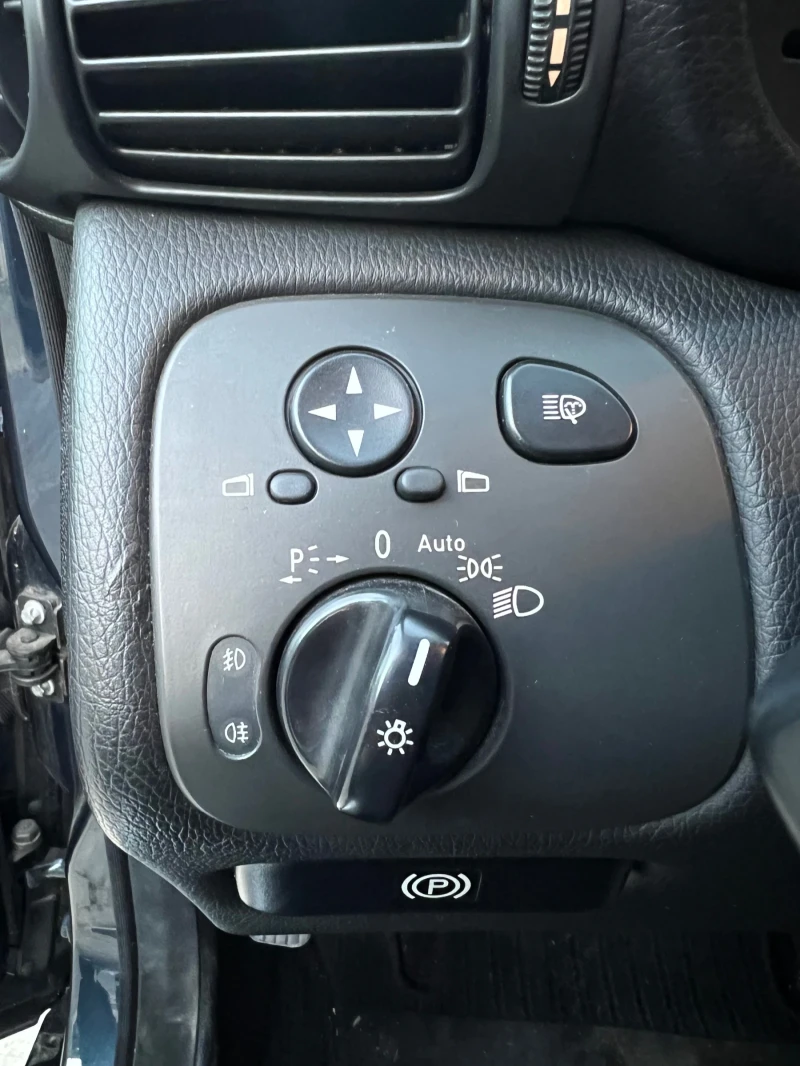 Mercedes-Benz C 220 2.2CDI, снимка 11 - Автомобили и джипове - 52897356