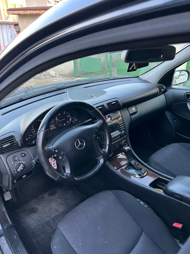 Mercedes-Benz C 220 2.2CDI, снимка 5 - Автомобили и джипове - 52897356