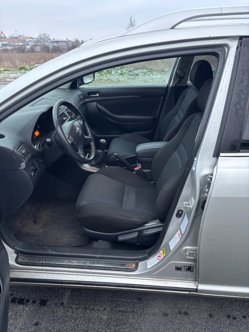 Toyota Avensis 1.8/LPG, снимка 7 - Автомобили и джипове - 53135491