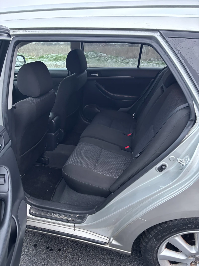 Toyota Avensis 1.8/LPG, снимка 8 - Автомобили и джипове - 53135491