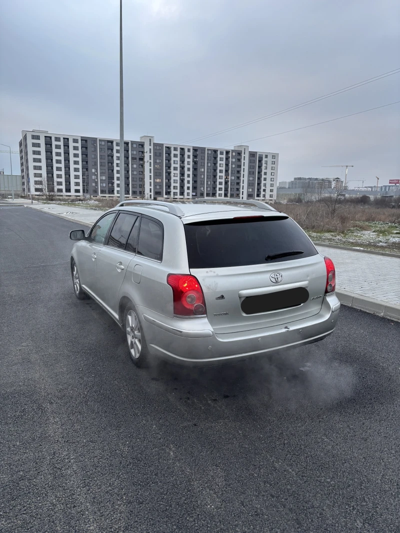 Toyota Avensis 1.8/LPG, снимка 6 - Автомобили и джипове - 53135491