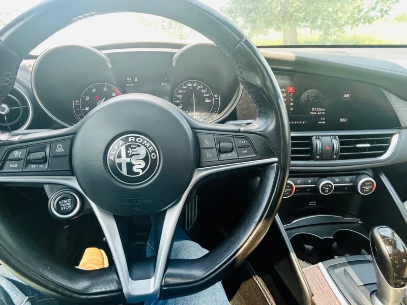 Alfa Romeo Giulia Ti Sport* CARFAX* АвтоКредит* (ЦЕНА ДО БГ), снимка 8 - Автомобили и джипове - 53244376