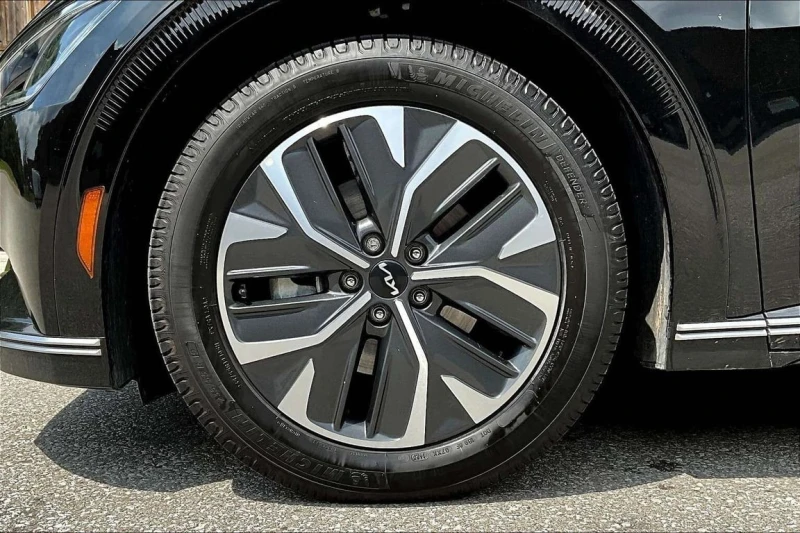 Kia EV6 AWD | NAV | CAMERA | BLIND SPOT, снимка 14 - Автомобили и джипове - 53327019