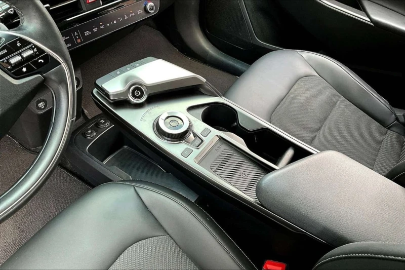 Kia EV6 AWD | NAV | CAMERA | BLIND SPOT, снимка 10 - Автомобили и джипове - 53327019