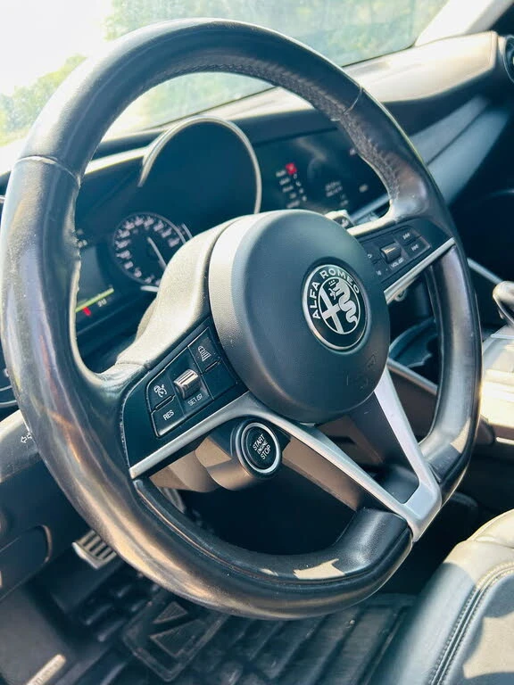 Alfa Romeo Giulia Ti Sport* CARFAX* АвтоКредит* (ЦЕНА ДО БГ), снимка 6 - Автомобили и джипове - 53244376