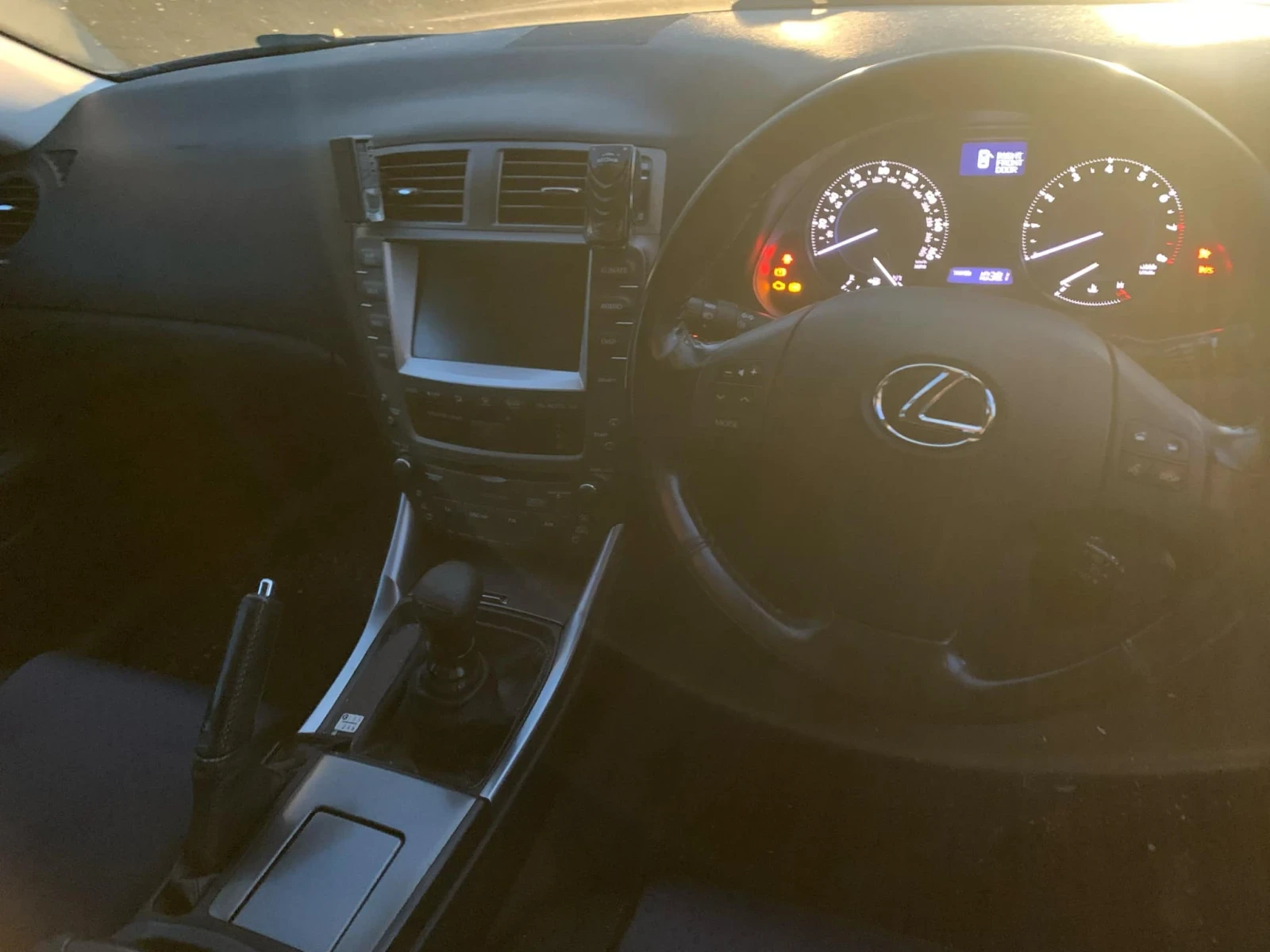 Lexus IS 250 2.5 - изображение 8