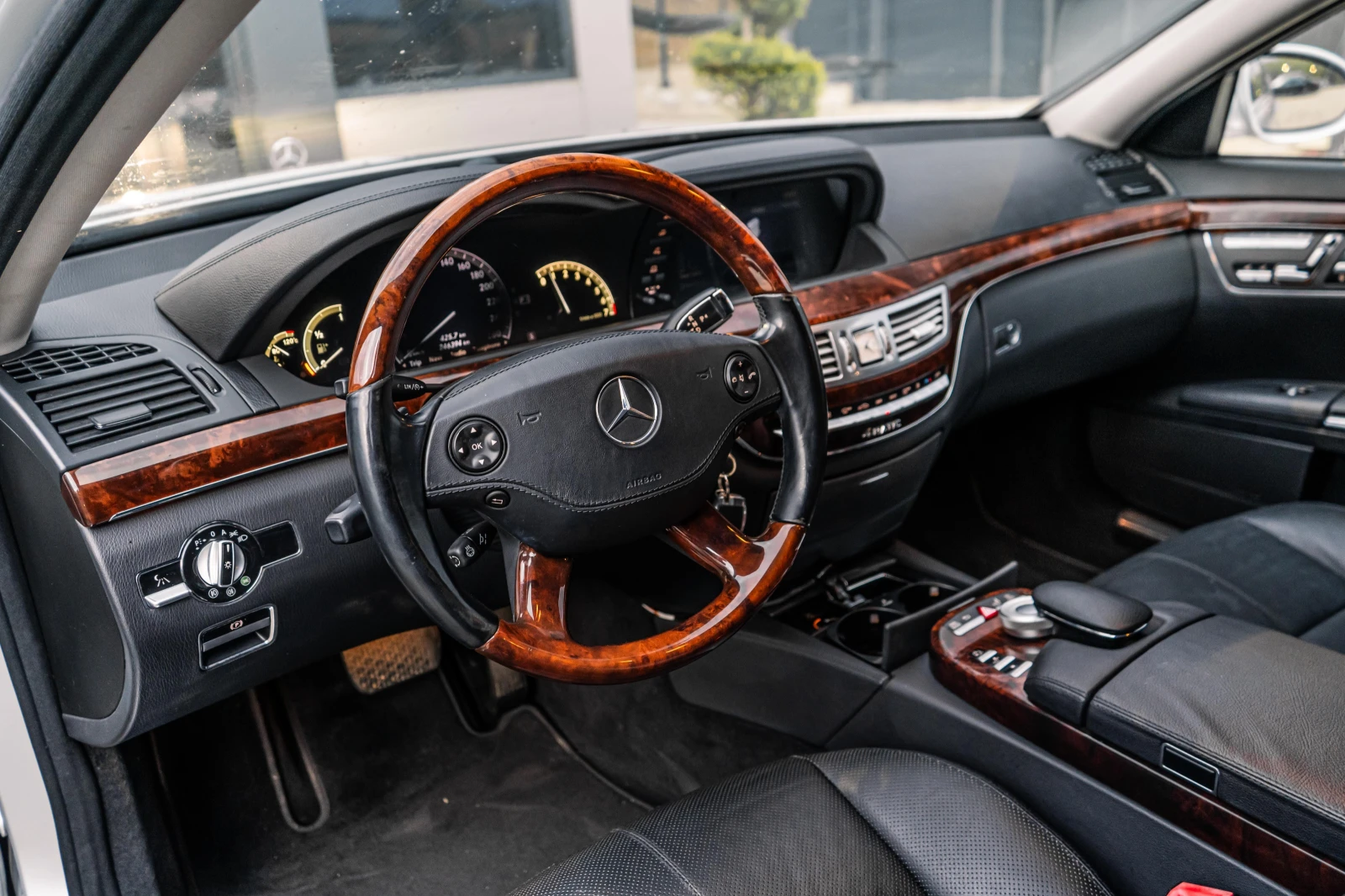 Mercedes-Benz S 500 i-AMG-LONG-4-MATIC-СУПЕР СЪСТОЯНИЕ-6М ГАРАНЦИЯ! - изображение 9