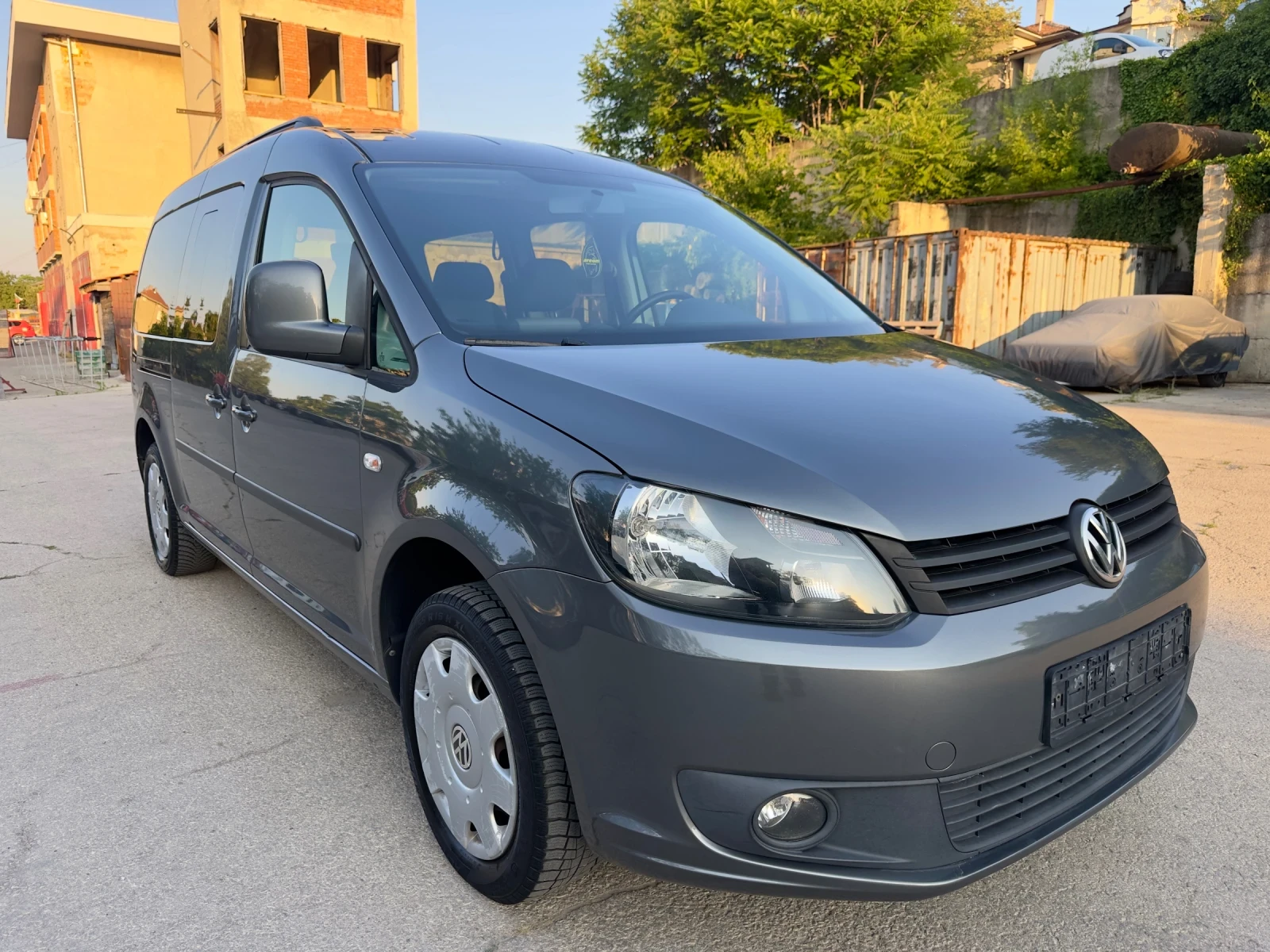 VW Caddy  Maxi Life-1.6LPG - изображение 3