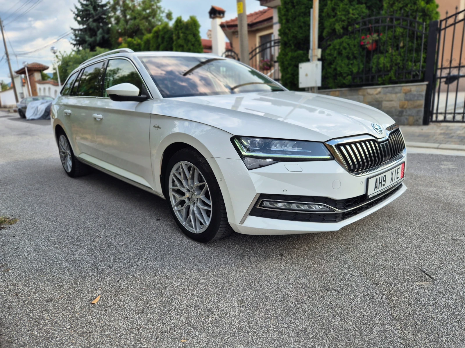 Skoda Superb 2.0D-200кс/L&K/4x4 - изображение 2