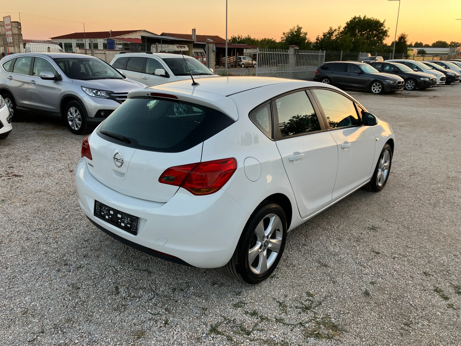 Opel Astra 1.4 - изображение 9