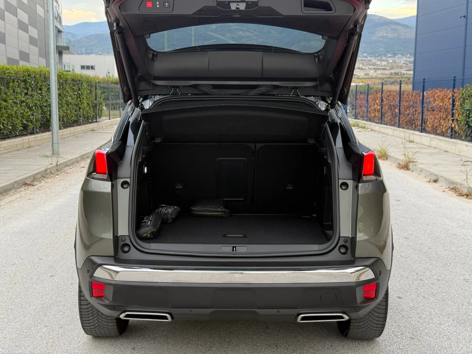 Peugeot 3008 2.0BLUEHDI-2019 8СКОРОСТИ GT-LINE/ПЪЛ.СЕРВ.ИСТОРИЯ - изображение 5