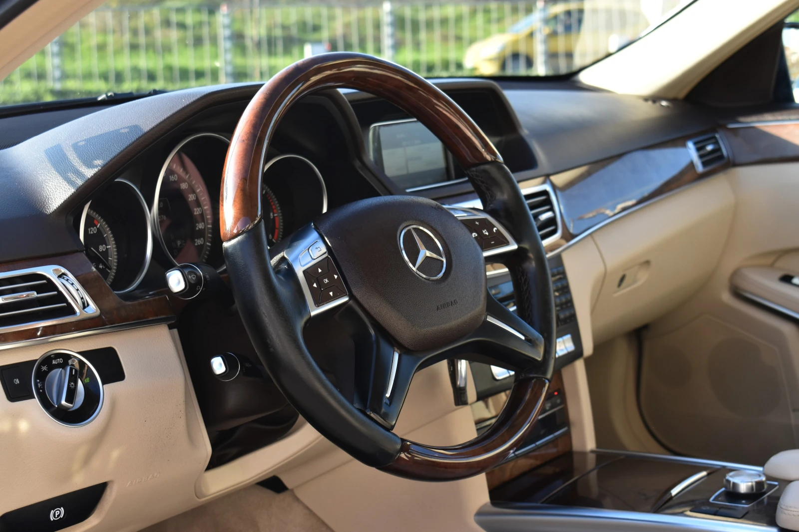 Mercedes-Benz E 300 231H.P* ELLEGANCE* FACELIFT - изображение 9