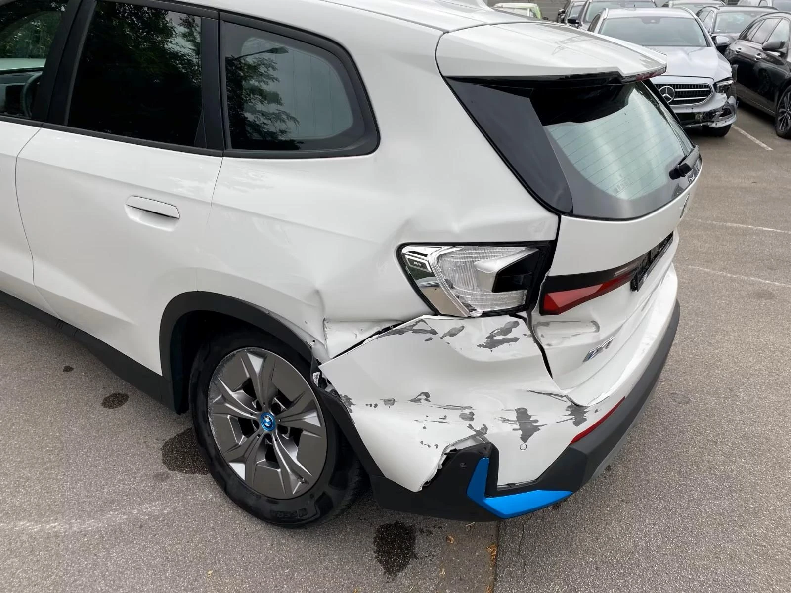 BMW iX1 xDrive30 - изображение 4