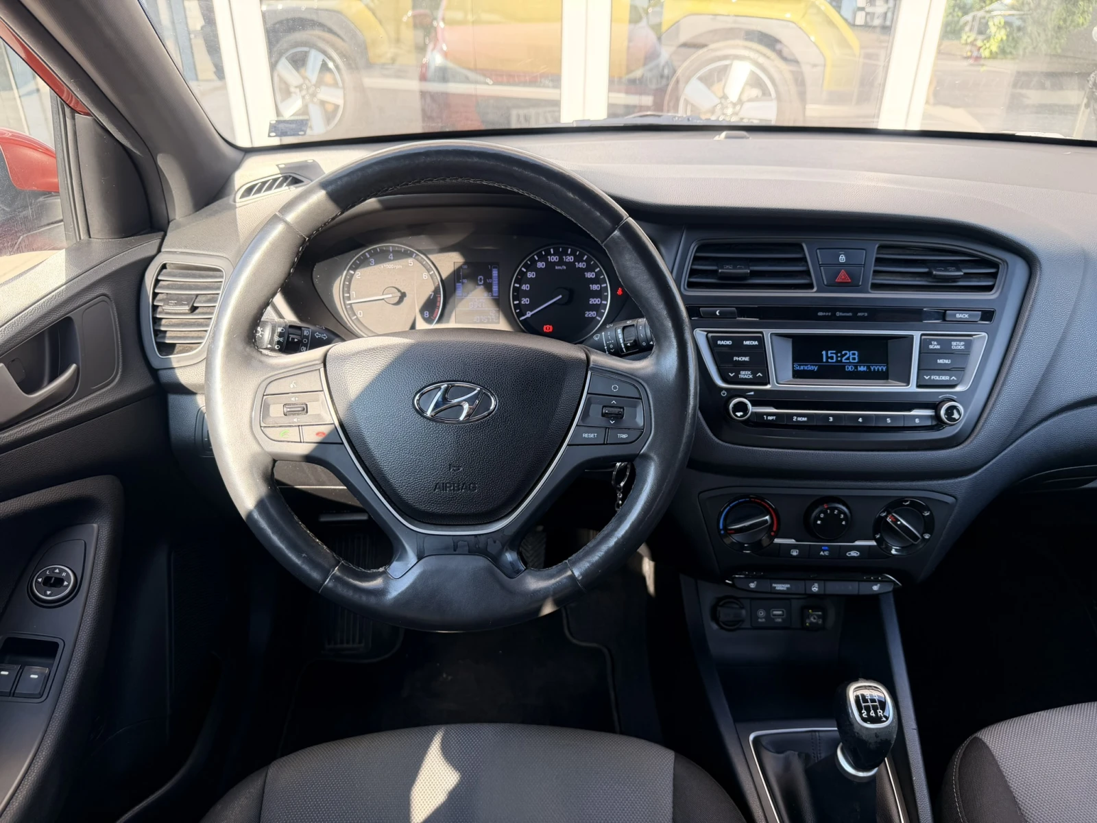 Hyundai I20 1.2, снимка 14 - Автомобили и джипове - 53768011