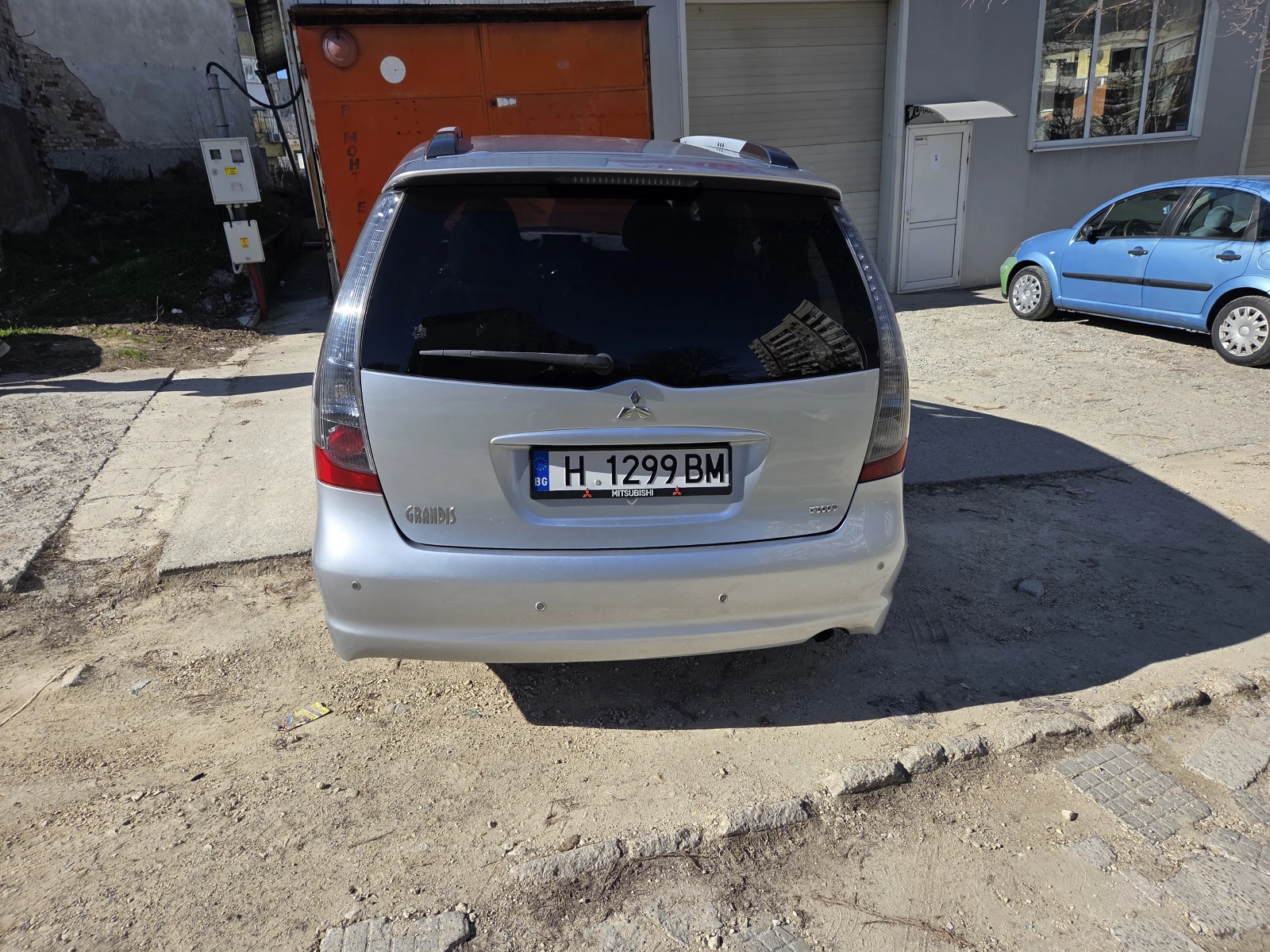 Mitsubishi Grandis  - изображение 3