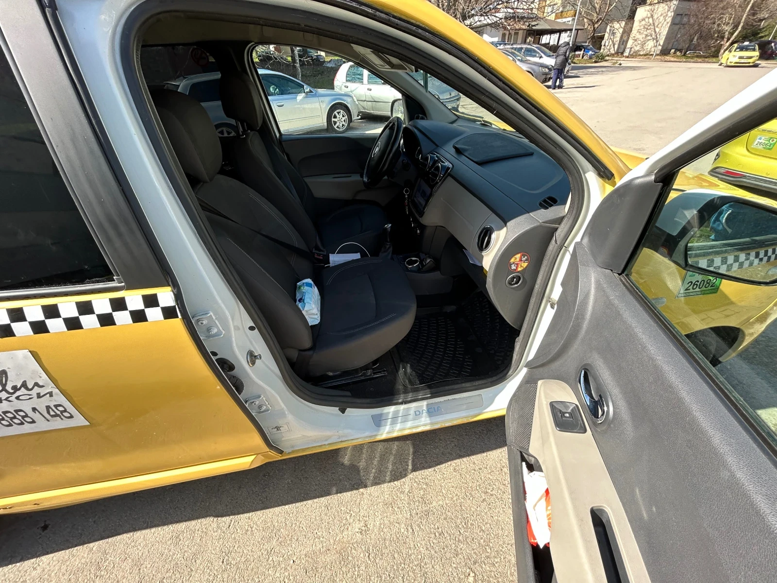 Dacia Lodgy, снимка 6 - Автомобили и джипове - 53802067