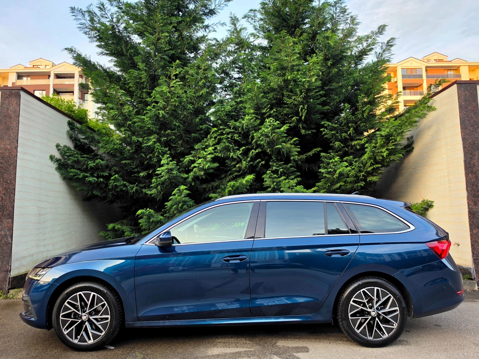 Skoda Octavia 1.5 G-TEC- PREMIUM PLUS .PODGRE-OBDUXVANE-DIGITAL-, снимка 8 - Автомобили и джипове - 54225804