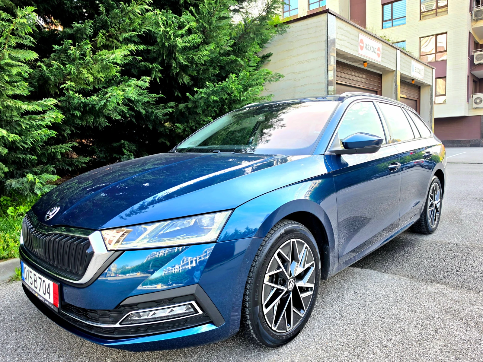 Skoda Octavia 1.5 G-TEC- PREMIUM PLUS .PODGRE-OBDUXVANE-DIGITAL-